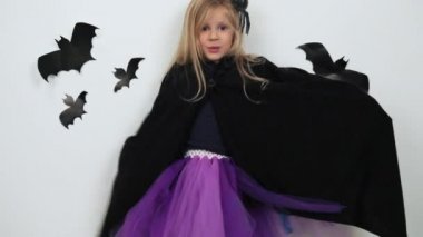 çocuklar Cadılar Bayramı partisi