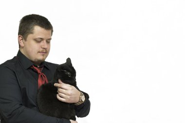 Siyah bir kedi bir adam elimizde değil. Beyaz bir arka plan üzerinde.