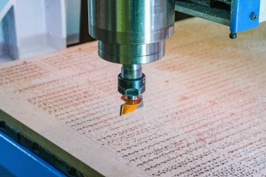 Ne zaman freze tezgahı çalışma başlatıldı. CNC makine.