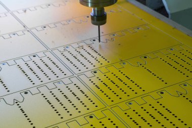 Dikey freze tezgahı Cnc ile çalışma.