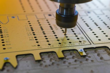 Dikey freze tezgahı Cnc ile çalışma.