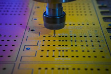 Dikey freze tezgahı Cnc ile çalışma.