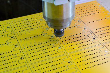 Dikey freze tezgahı Cnc. freze Milli çalışmalarını.