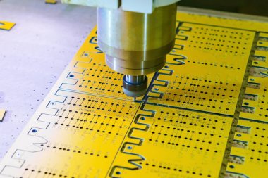 Dikey freze tezgahı Cnc. freze Milli çalışmalarını.