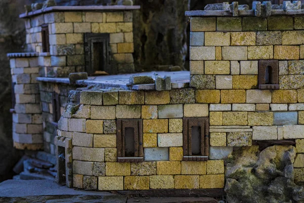 A totalidade de casas de tijolos em miniatura . — Fotografia de Stock