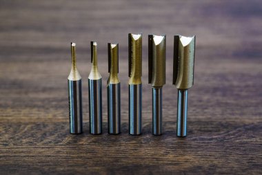 Silindirik düz dişli kesici. Kesici ve yönlendirici bit freze. Freze kesici ve yönlendirici bit.