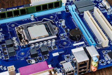 Bilgisayar anakart ve işlemci. Yakın çekim.