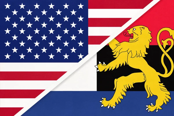 USA vs Benelux bandera nacional de textil. Relación entre los países americanos y europeos . — Foto de Stock