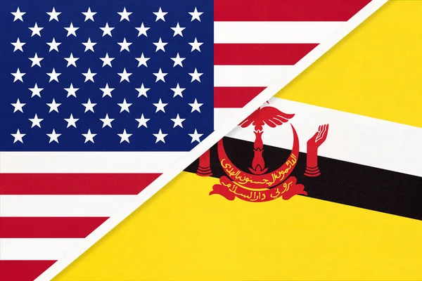 Drapeau national des États-Unis vs Brunei du textile. Relations entre deux pays américains et asiatiques . — Photo