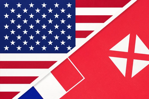 Уса проти Волліса і національний прапор островів Футуна. Відносини між двома країнами. — стокове фото