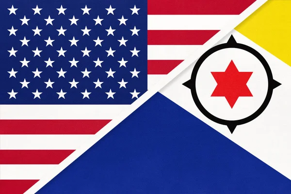 Usa vs Bonaire Island national flag Відносини між двома країнами. — стокове фото