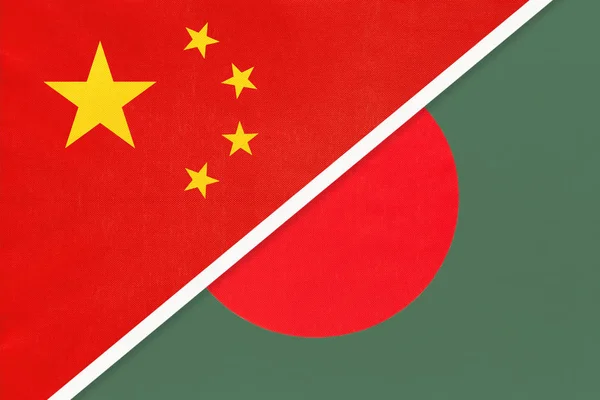 Китайська Народна Республіка або Народний прапор Прк проти Бангладеш з текстилю. Відносини між двома азійськими країнами. — стокове фото