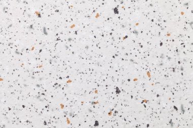 Beyaz soyut sanat geçmişi. Siyah ve kahverengi lekeli tuval üzerine suluboya boya boya. Kağıt üzerinde sıçrama desenli bir sanat eseri. Doku arkaplanı, makro.