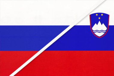 Rusya ya da Rusya Federasyonu Slovenya Cumhuriyeti 'ne karşı tekstil ulusal bayrağı. İki Avrupa ve Asya ülkesi arasındaki ilişki, ortaklık ve ekonomi.
