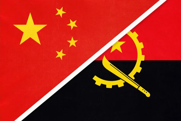 Volksrepubliek China Volksrepubliek China Tegen Angola Nationale Vlag Van Textiel — Stockfoto