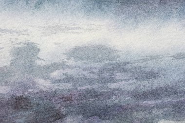 Soyut sanat arka planı açık gri ve beyaz renkler. Tuval üzerinde suluboya boya, yumuşak gümüş bir gradyan. Kağıt üzerinde dalga desenli bir sanat eseri. Doku arkaplanı, makro.