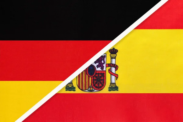 Bundesrepublik Deutschland Gegen Königreich Spanien Symbol Zweier Nationalflaggen Aus Textil — Stockfoto
