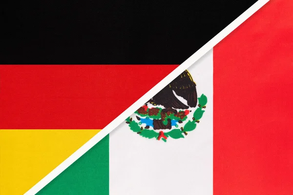 Német Szövetségi Köztársaság Kontra Mexikói Egyesült Államok Vagy Mexikó Két — Stock Fotó
