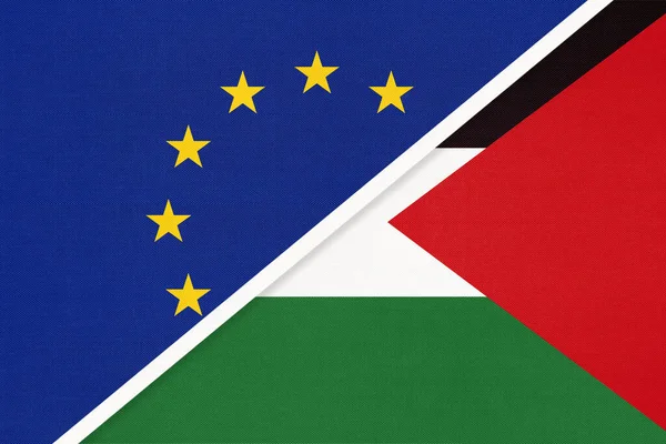 Avrupa Birliği veya AB ve Filistin devleti tekstil ulusal bayrağı. Asya ülkesinin karşısındaki Avrupa Konseyi derneğinin sembolü. Avrupa Şampiyonası