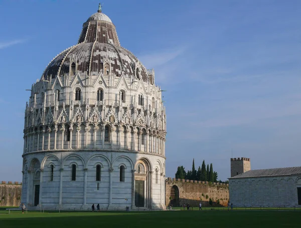 El Baptisterio de Pisa — Foto de Stock