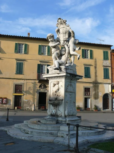 Staty på torget av mirakel, i Pisa — Stockfoto