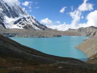 Tilicho Gölü ve Tilicho tepe