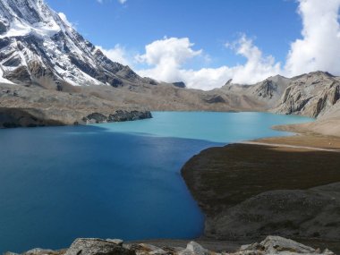Tilicho Gölü