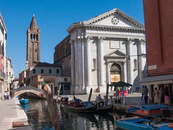 Churches and canals of Venice — Stock Photo, Image