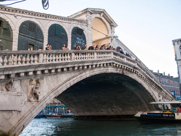 Puente de Rialto, El Gran Canal de Venecia — Foto de Stock