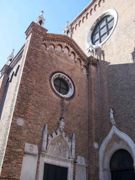Frari basilikan i Venedig — Stockfoto