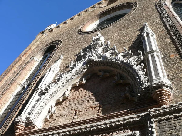 Vacker kyrka i Venedig — Stockfoto