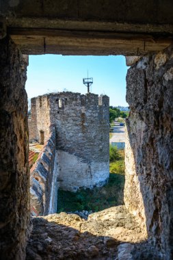 Eski Kalesi şehrin Bender, Transdinyester Cumhuriyeti Dniester nehrinde. Şehir altında Moldova tanınmayan denetim Transdinyester Cumhuriyeti sınırları içinde. Kalenin penceresinden görüntülemek