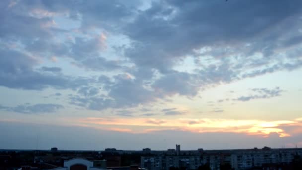 Time-lapse wolken in de avond hemel — Stockvideo