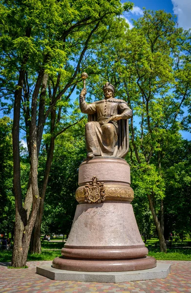 Hetman Ivan Mazepa katedral Meydanı'Poltav Anıtı