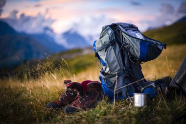Gürcistan'daki Kafkas dağlarında turizm