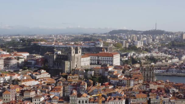 Vista aérea sobre a Catedral do Porto, Portugal — Vídeo de Stock