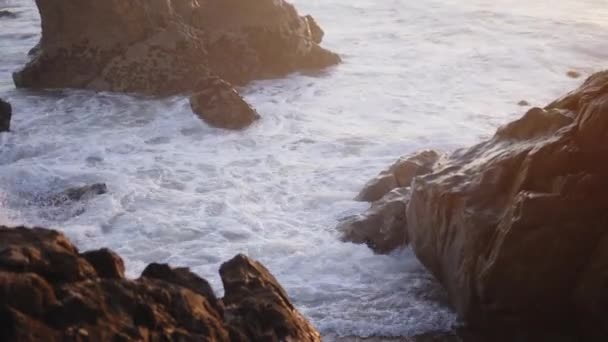 美丽的海浪在日落，大西洋 — 图库视频影像