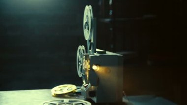 Retro Film Projektörü Çalışıyor