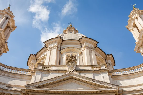 Fragmento de la iglesia en Piazza Navona en Roma, región del Lacio, Italia . — Foto de Stock