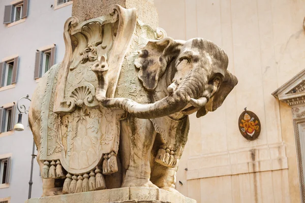 Statue d'éléphant à Rome, région du Latium, Italie . — Photo
