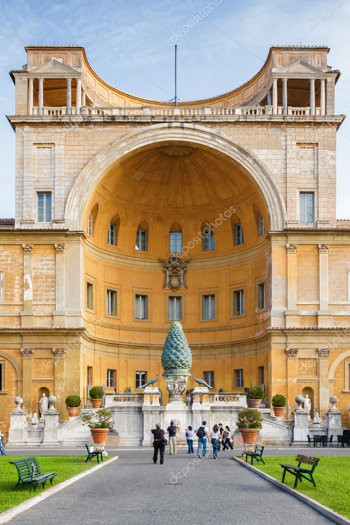 Fuente de la piña vaticano | Antigua fuente romana de bronce en forma