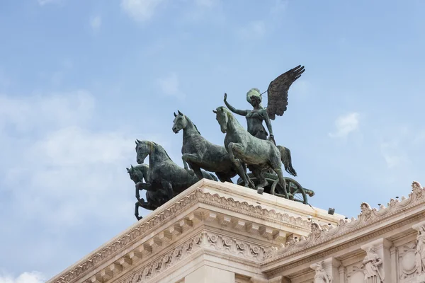 Statue du palais Vittoriano à Rome, région du Latium, Italie . — Photo