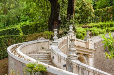 Merdiven, Çeşme ve bahçeli Villa d'Este, Tivoli yakınlarında Roma, Lazio bölgesi, İtalya.