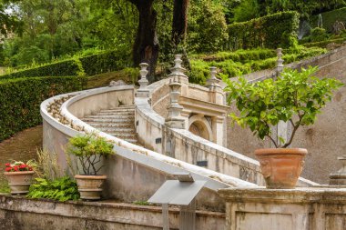 Merdiven, Çeşme ve bahçeli Villa d'Este, Tivoli yakınlarında Roma, Lazio bölgesi, İtalya.