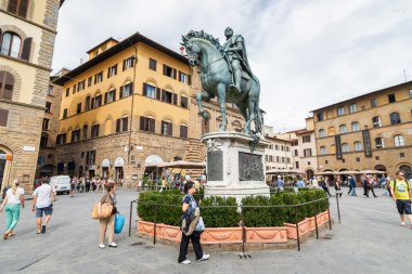 Cosimo Medici heykelin üzerine Piazza Della Signoria, Florence, Toscana bölgesi, İtalya