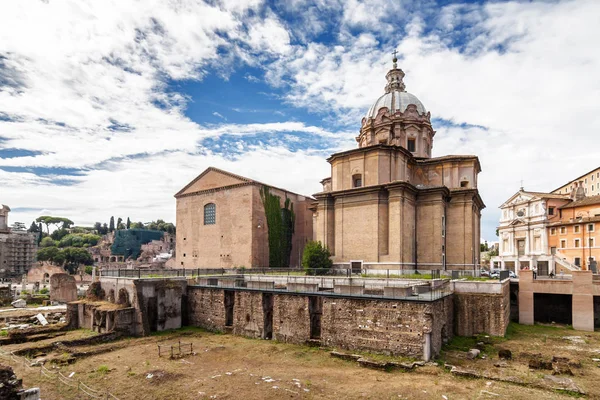 Ruinas del Foro en Roma, región del Lacio, Italia . — Foto de Stock