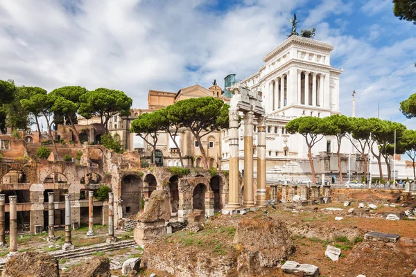 Ruines du Forum à Rome, région du Latium, Italie . — Photo