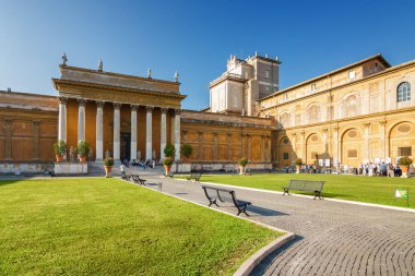 İç iç bahçe avlusuna Vatikan, Roma, Lazio bölgesi, İtalya.