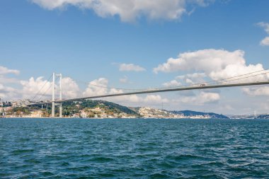 Güneşli görünümünden zevk tekne için Boğaziçi, Istanbul, Türkiye.