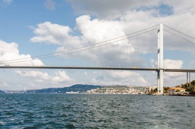 Güneşli görünümünden zevk tekne için Boğaziçi, Istanbul, Türkiye.